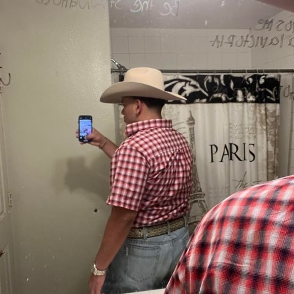 Meet your Posher, Haziel - Picture 1 of 1